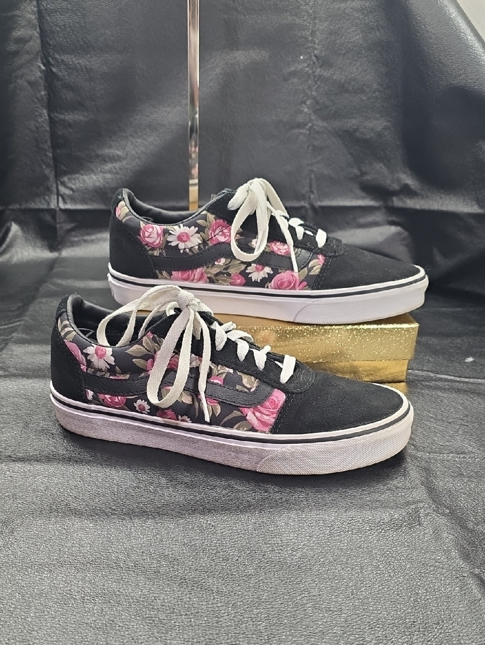 Vans Black Low-Top Sneakers with Pink Floral Panels Womens Sz. 8